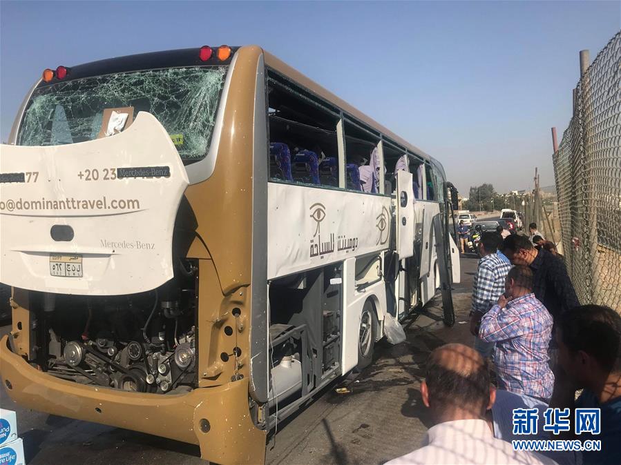 （国际）（4）埃及一旅游巴士遭爆炸袭击