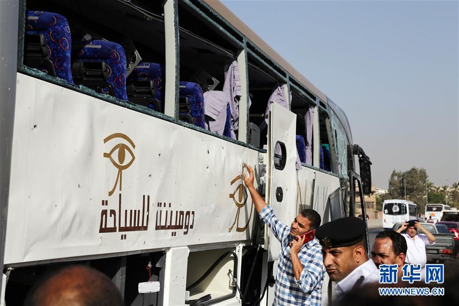 （国际）（5）埃及一旅游巴士遭爆炸袭击