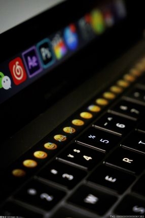 網友曬出黑峽谷推出的巨型機械鍵盤 可供臺式電腦、筆記本正常使用